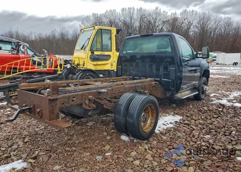 2010 GMC Sierra K3500 из США, поврежденный, VIN 1GD6K2BK3AF136213